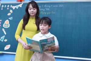 Dù công nghệ có phát triển đến đâu thì vai trò của người thầy trong xã hội vẫn luôn được khẳng định. Ảnh minh họa: Đình Tuệ