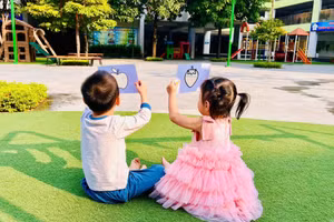 Trẻ cần hiểu đúng về nữ quyền ngay từ khi còn nhỏ. Ảnh: Trường Mầm non Ánh Sao (Hà Nội)