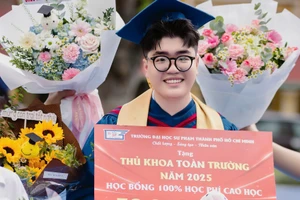 Lâm Tiến tại lễ tốt nghiệp năm 2025. 