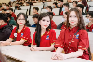 Sinh viên Trường Đại học Nguyễn Tất Thành (TPHCM). Ảnh: NTCC