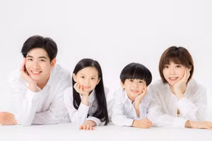 Phụ huynh cần kiên nhẫn và thẳng thắn trong việc giải thích với con. Ảnh minh họa.