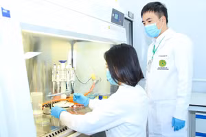 Nghiên cứu khoa học ở Học viện Nông nghiệp Việt Nam. Ảnh: NTCC