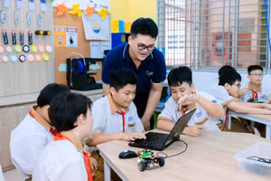 Giờ học STEM của học sinh Trường THCS Lương Định Của (phường Cát Lái, TPHCM). Ảnh: PĐ