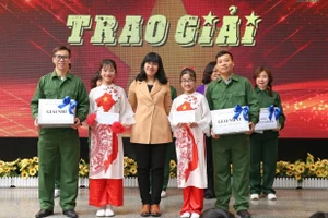 Nhà giáo Nguyễn Thị Vân Hồng - Hiệu trưởng Trường THCS Chương Dương (Hà Nội). Ảnh: Khôi Nguyên