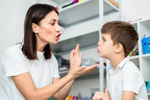 Trong một số trường hợp, lạm dụng tiếng lóng có thể là dấu hiệu của những triệu chứng rối loạn thần kinh. Ảnh: INT.