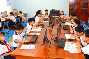 Tiết học Tin học tại Trường Tiểu học Thới Bình B (Thới Bình, Cà Mau). Ảnh: TG