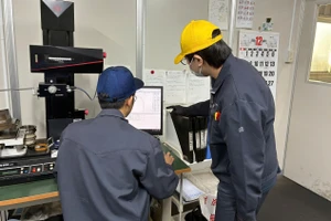 Sinh viên Đại học Bách khoa Hà Nội thực tập tại doanh nghiệp của Nhật Bản. Ảnh: NTCC