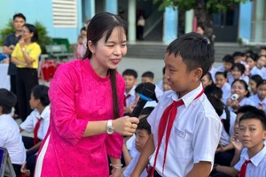 Học sinh Trường THCS Nguyễn Thiện Thuật tham gia chuyên đề Nói không với thuốc lá, bảo vệ sức khỏe học đường. Ảnh: NTCC