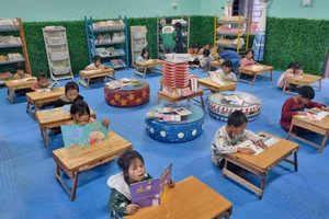 Từ nguồn sách cho, tặng, Trường Phổ thông dân tộc bán trú Tiểu học & THCS Trà Nam có nhiều bộ sách giá trị giúp tăng vốn kiến thức cho học sinh, hình thành được thói quen đọc sách. Ảnh: PV