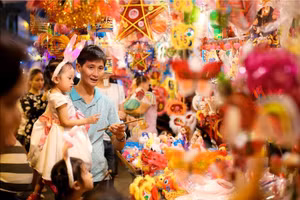 Mỗi mùa lễ hội không chỉ phản ánh đời sống văn hóa cộng đồng, mà còn tác động trực tiếp tới nhận thức và hành vi của trẻ em. Ảnh: Avakids.