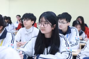 Một giờ học trên lớp của học sinh Trường THPT Hoài Đức A, xã Hoài Đức, Hà Nội. Ảnh: Đình Tuệ