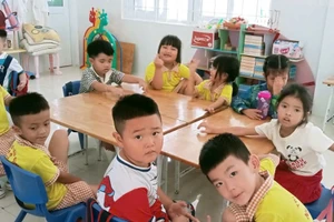 Trường Mầm non xã Nhơn Châu chỉ có 3 giáo viên phụ trách 3 lớp.