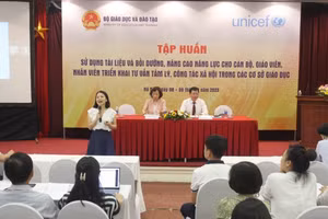 Bộ GD&ĐT tổ chức hội nghị tập huấn sử dụng tài liệu và bồi dưỡng, nâng cao năng lực cho cán bộ, giáo viên, nhân viên triển khai tư vấn tâm lý, công tác xã hội trong các cơ sở giáo dục. Ảnh: MOET