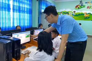 Thầy Đăng luôn tìm tòi phương pháp giảng dạy mới mẻ tạo hứng thú cho học sinh với môn Tin học.