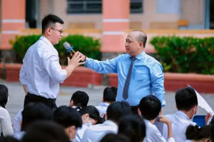 TS Mai Đức Toàn trong một chương trình tư vấn tuyển sinh của Trường Đại học Gia Định. Ảnh: Đ.T