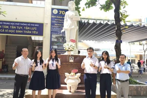 Đội tuyển học sinh giỏi Lịch sử Trường THPT Võ Thị Sáu.