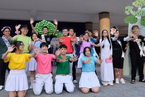 Học sinh Trường THPT Phan Châu Trinh (Hải Châu, Đà Nẵng) sinh hoạt Câu lạc bộ Anh văn. Ảnh: NTCC