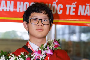 Trần Duy - học sinh giành Huy chương Bạc Olympic Toán quốc tế năm 2024. Ảnh: Vân Anh
