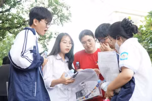 Thí sinh tham dự Kỳ thi tốt nghiệp THPT tại Nghệ An. Ảnh: Hồ Lài