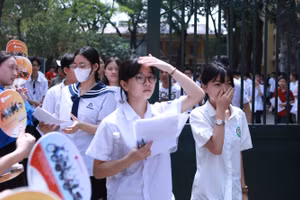 Thí sinh tham dự kỳ thi tuyển sinh vào lớp 10 THPT năm 2025 tại Hà Nội. Ảnh: Đình Tuệ