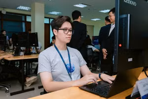 Sinh viên thực hành tại phòng nghiên cứu AI Lab UIT của Trường Đại học Công nghệ Thông tin - Đại học Quốc gia TPHCM.