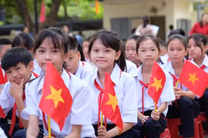 Học sinh Trường THCS Trần Quang Khải (huyện Hòa Vang, TP Đà Nẵng) trong ngày khai giảng. Ảnh: Hoàng Vinh