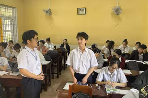 Giờ học tại Trường THPT Hương Vinh (TP Huế). Ảnh: NTCC