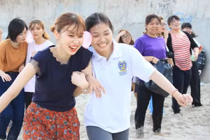 Trường học không chỉ là nơi dạy chữ, mà còn cần là nơi dạy trẻ cách ứng xử, làm việc, sẻ chia và cảm nhận. Ảnh: Trường Đại học Bà Rịa - Vũng Tàu.