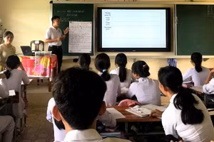 Học sinh lớp 12, Trường THPT Vĩnh Xuân (Trà Ôn, Vĩnh Long) trong giờ học. Ảnh: NTCC