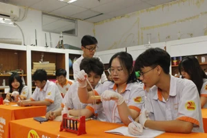 Học sinh Trường Cao đẳng Viễn Đông. Ảnh: NTCC