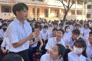 Học sinh Trường THPT Hòa Bình trong một hoạt động ngoại khóa do nhà trường tổ chức. Ảnh: NTCC