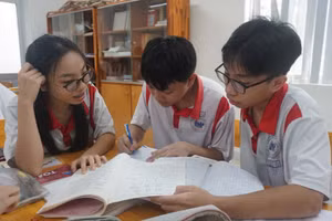 Tiết học của học sinh Trường THPT Nguyễn Hữu Thọ (Xóm Chiếu, TPHCM). Ảnh: Hồ Phúc