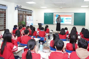 Giờ học tại Trường THCS - THPT Sư phạm, Trường Đại học Sư phạm Hà Nội 2. Ảnh: NTCC