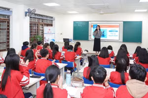 Giờ học tại Trường THCS - THPT Sư phạm, Trường Đại học Sư phạm Hà Nội 2. Ảnh: NTCC