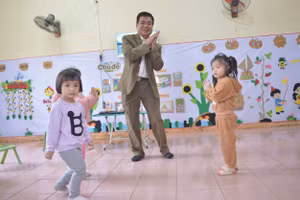 Thầy Lương Văn Sắng - người đặt nền móng xây ngôi trường mầm non đầu tiên ở xã Văn Nho.