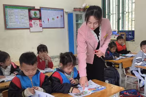 Cô trò điểm Co Cài - Trường Tiểu học Trung Lý 2 (Thanh Hóa).