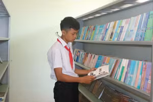 Em A Thụ, người Gié - Triêng tích cực trau dồi tri thức.