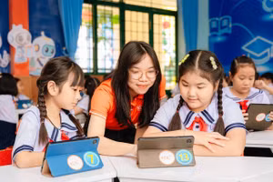 Trước khi phê duyệt, sách giáo khoa điện tử cần được thử nghiệm thực tế nhằm kiểm tra độ dễ sử dụng, đo lường hiệu quả học tập… Ảnh minh họa: ITN