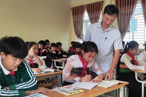 Nhờ sự quan tâm của Đảng, Nhà nước đầu tư cơ sở vật chất, thầy và trò Trường PTDTBT – THCS Trung Lý đã được dạy và học trong điều kiện khang trang.