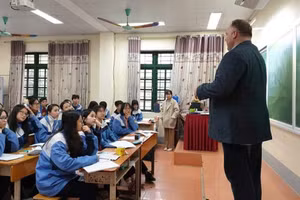 Giờ học tiếng Anh tại Trường THPT chuyên Lào Cai. Ảnh minh họa: NTCC