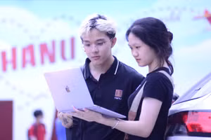 Sinh viên Trường ĐH Hà Nội. Ảnh: NTCC