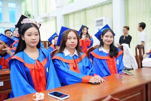 Sinh viên Trường Đại học Kiên Giang trong buổi lễ tốt nghiệp. Ảnh: NY