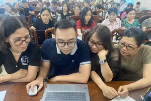 Tập huấn chuyên đề Ứng dụng trí tuệ nhân tạo trong trường học tại Trường THCS Nguyễn Huệ.