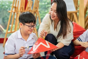 Hoạt động ngoại khóa giúp gắn kết tình thầy trò. Ảnh: Trường THCS Lương Thế Vinh