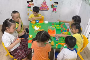 Trẻ em học tại Trường Mầm non Ngôi Sao Sáng (TP Thủ Đức, TPHCM). Ảnh: Hồ Phúc 