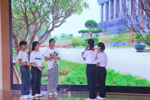 Học sinh quận Hoàng Mai tham dự cuộc thi “Sứ giả du lịch” năm học 2024 - 2025.