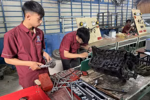 Một buổi thực hành của học viên Trường Trung cấp Nguyễn Tất Thành. 