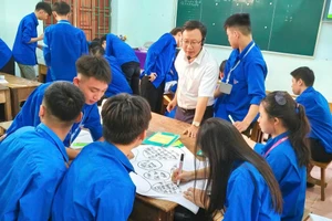 Tiết dạy học văn hóa tại Trung tâm GDNN-GDTX Tân Kỳ. Ảnh: NTCC