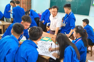 Tiết dạy học văn hóa tại Trung tâm GDNN-GDTX Tân Kỳ. Ảnh: NTCC