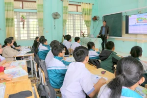 Chương trình GDPT 2018 hướng đến phát triển phẩm chất, năng lực học sinh.